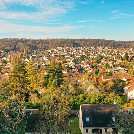 Havre De Paix Niché Dans Les Hauteurs De Saint-rémy-lès-chevreuse